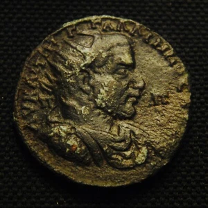 Æ32 Cilicia Tarsos Emperor Gallienus Rv Nike Shield 16.82 grams 30-1mm AD 254-5 - Picture 1 of 2