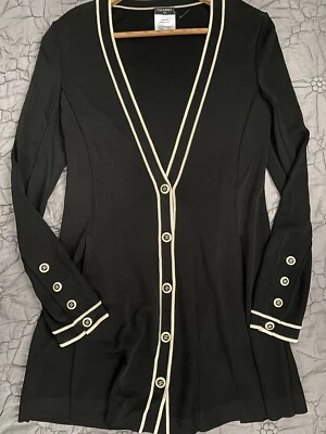 $800 - Suéter Chanel Vintage Botón Frontal, Tostado y Negro, Talla 34 Foto 1 de 4