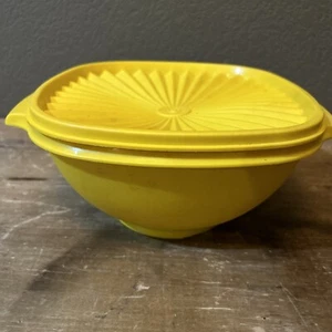 Vintage Tupperware gelb quadratisch 8 Zoll Servalier Starburst Schüssel Deckel 837-4 - Bild 1 von 8