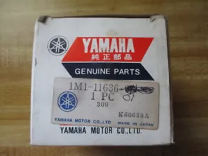 NOS OEM Yamaha Piston 1M1-11636-01 00 1977 & 1978 DT250 .50 Second oversize - Foto 1 di 4