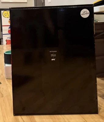 UFC 八角形书 Kevin Lynch #/600 超大重量 50 磅 未开封 硬封面 — 第 1/3 张图片