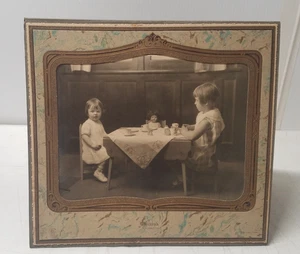 Antike Kabinettkarte Foto Kinder Mädchen 20er Jahre Tea Party Sepia Dixon's 3800JR - Bild 1 von 10