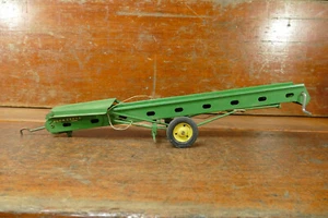 Vintage 1950s John Deere Eska Tru Scale Hay Elevator 1/16 Scale - Picture 1 of 7
