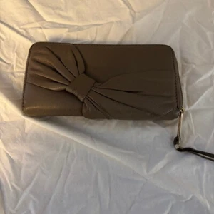 Elliott Lucca Wallet Clutch Zip Around Bow Accent Neutral Color - Picture 1 of 4