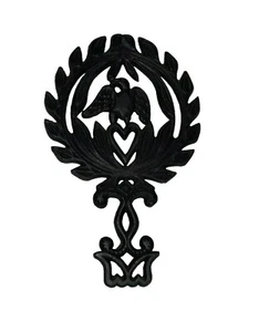VINTAGE GRISWOLD CAST IRON EAGLE OVER HEART 3 FOOTED TRIVET Japan - Picture 1 of 2