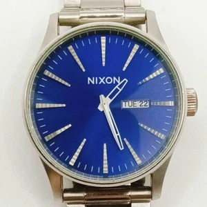Reloj de cuarzo para hombre Nixon The Sentry SS esfera azul redondo 42 mm analógico de Japón - Imagen 1 de 8