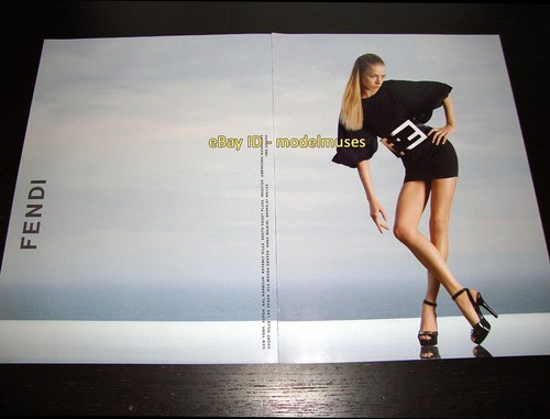 FENDI STAMPA 3 PAGINE ANNUNCIO PRIMAVERA 2007 RAQUEL ZIMMERMANN gambe cosce caviglie piedi