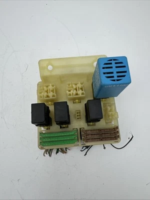 2001-2004 Volvo S40 OEM relay box 01 02 03 04 Used B380-07 - Image 1 of 4