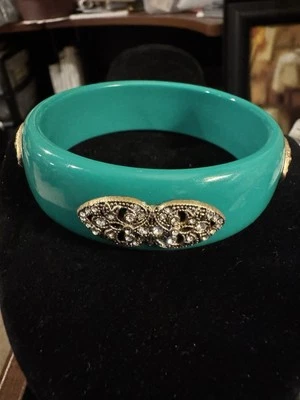 Brazalete Brazalete Oro Grueso Cristales Acrílicos Verde Azulado Joyería Premier Designs Foto 1 de 4