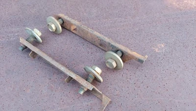 Inserto retenedor bisagra tapa maletero cargador 1968-70 carrocería mopar Dodge Plymouth A B E  Foto 1 de 2