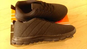 Nagelneue superleichte Schnürschuhe GYM SPORTS Turnschuhe schwarz Gr. UK 8 - Bild 1 von 4