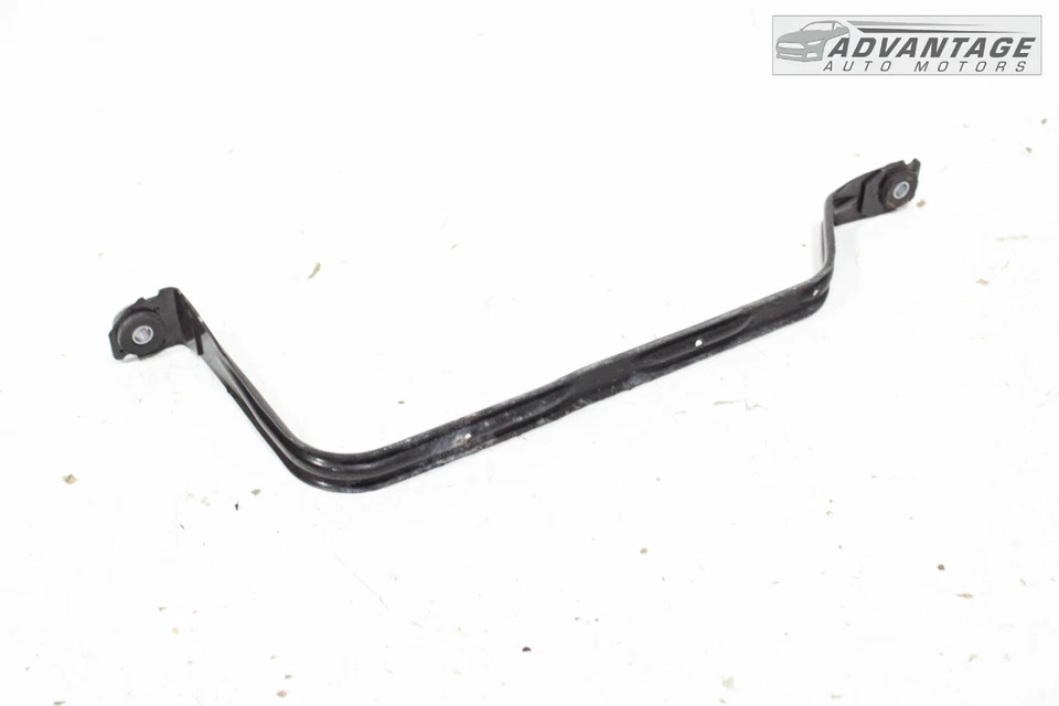 AUDI A4 QUATTRO 2017-2023 2,0 L tanque de combustible lado izquierdo soporte correa OEM Foto 1 de 4