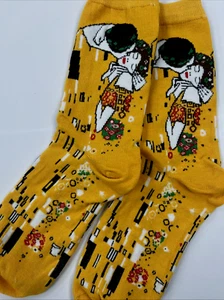 1 Pair Pretty Colourful Ladies Novelty Socks. Yellow Art Print. Size 4-7. NEW - Picture 1 of 2