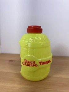 Vintage Busch Gardens Fass Becher Tasse mit Deckel Holzgriff gelb rot - Bild 1 von 7