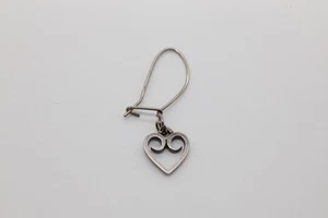 James Avery Plata Esterlina Delicado Corazón Pergamino Colgante ÚNICO Pendiente Retirado - Imagen 1 de 3