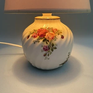 Vintage Royal Albert Old Country Roses Table Lamp Cottagecore Home Decor - Picture 1 of 14