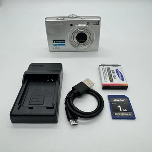 Samsung L100 8.2MP Compact Digital Camera CCD w/ Battery, Charger, 1GB SD Card - Picture 1 of 15