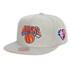 New York Knicks Mitchell & Ness 75th NBA Silver Snapback Hat - Bild 1 von 3
