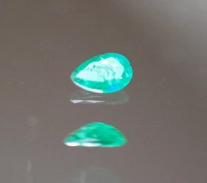1 Smaragd Tropfen facettiert 0,21 ct 1,9 x 3,3 x 5,2 mm - Picture 1 of 4