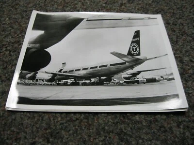 Foto Flying Tiger Line DC-8-63 na rampa foto - Imagem 1 de 2