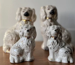 FAMILY OF STAFFORDSHIRE DOGS WHITE GOLD FIGURINES SPANIEL BESWICK ROYAL DOULTON - Picture 1 of 15