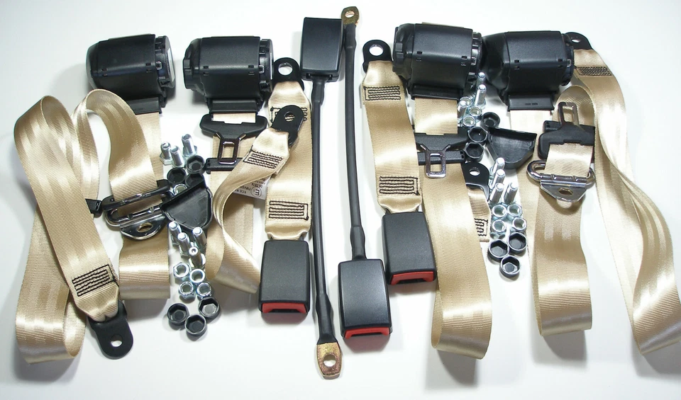 JUEGO DE 4 CINTURONES DE SEGURIDAD NUEVOS BEIGE MERCEDES W108, W109, TRW/REPA HECHOS EN ALEMANIA Foto 1 de 4