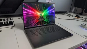 2024 Razer Blade 16 4090 96GB 240HZ OLED case cooler THREE CHARGERS. 2TBSSD. - Picture 1 of 9