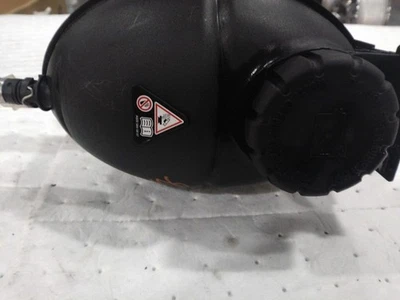 2015 Mercedes-Benz E-Class Engine Coolant Reservoir OEM White 2045000749 Foto 1 de 4