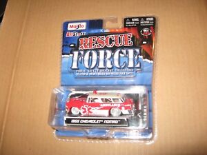 2009 Maisto Rescue Force 1955 Chevy Nomad 1:64 Ambulance Red '55