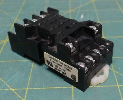 Custom Connector Relay Socket MT14-PC 14-Pin 4 Pole 300 V 10 A Missing 9 Screws - Image 1 of 4