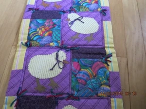 COLGADOR DE PARED DE PASCUA--APLIQUES POLLITOS DE CHENILLA--24 1/2" X 11 1/2"--#E5A-1 - Imagen 1 de 24