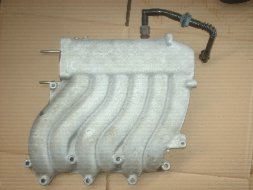 Colector de admisión superior GM Saab 900 2,5 L V6 Plenum 94 95 96 stock usado OEM GM Foto 1 de 1