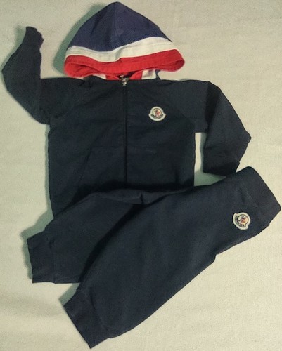 Felpa con cappuccio MONCLER ragazzo blu navy con pantaloni abbinati taglia 9 12 mesi