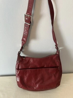 Bolso de hombro de cuero rojo borgoña Perlina Foto 1 de 4