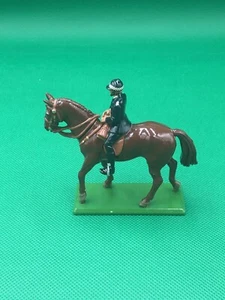 Vintage Britains 8019 Mounted Policeman, Metal Old Shop Stock - Picture 1 of 4