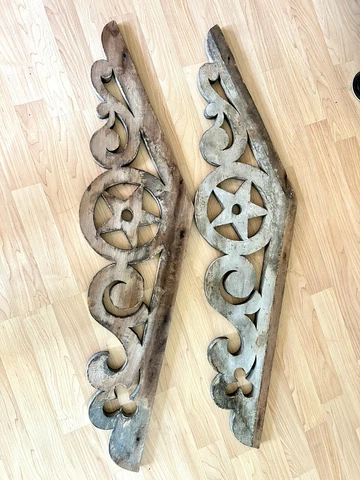 VTG Antique Pair Ornate Star Scroll Wood Angled Corbel Brackets Shabby Worn 38” Cover