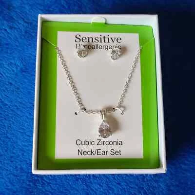 Juego de pendientes collar circonita cúbica lágrima hipoalergénica JC Penny Foto 1 de 4