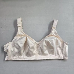 Bali Women Bra 38C Ivory T Shirt Wireless Lightly Lined Bow Lace Satin - Picture 1 of 15