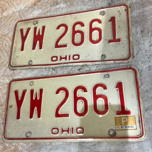 Vintage OHIO LICENSE PLATE SET Pair 2 Plates YW 2661 White & Red 1979 B15 - Picture 1 of 5