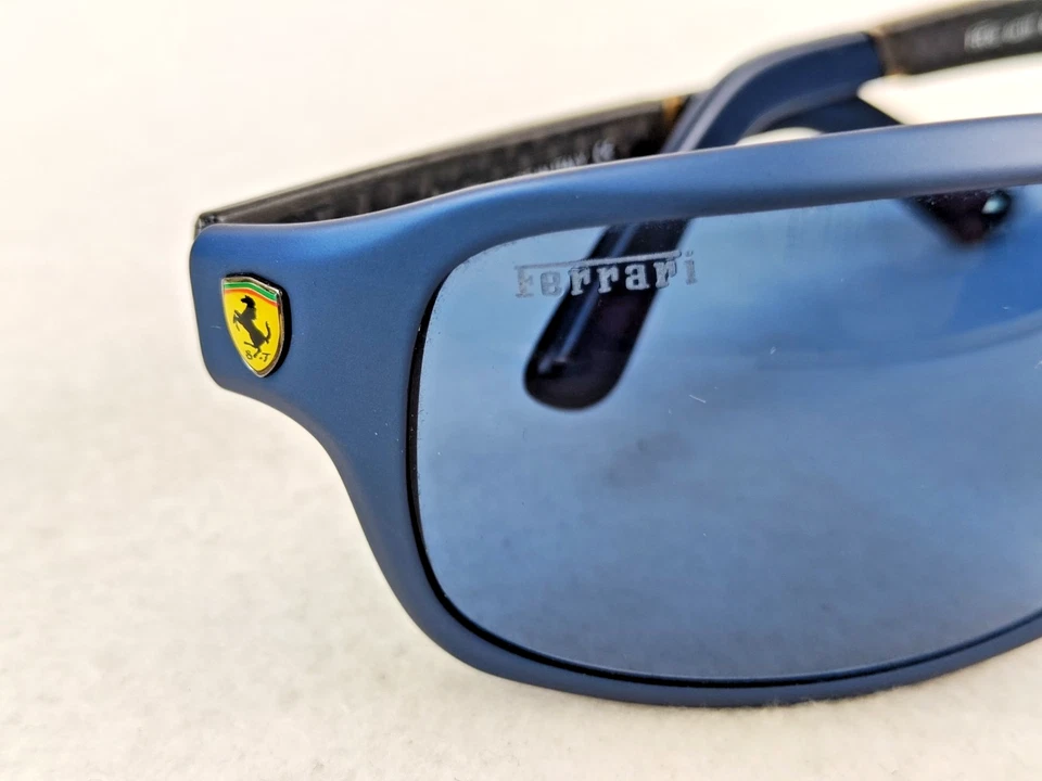 Gafas de sol para hombre FERRARI FP 30 col.111, esmeriladas, lentes azules Foto 1 de 4