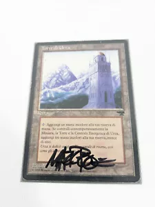 SIGNED Urza´s Tower Mountain MTG ANTIQUITIES Artist Mark Poole Italian Language - Picture 1 of 2