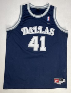 dirk nowitzki retro jersey