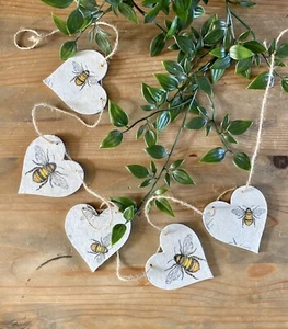Wooden Heart Bunting | Bee Decor | Rustic Homeware - Picture 1 of 4