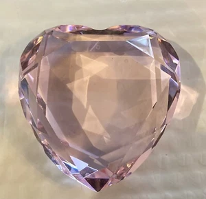 "Pisapapeles Rosenthal cristal en forma de corazón facetado rosa 3,5"" firmado San Valentín" - Imagen 1 de 4