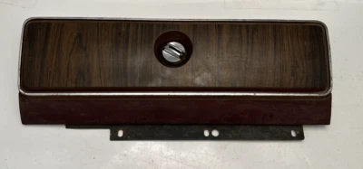 Dodge Aspen 1976-1980 guantera puerta madera grano con pestillo OEM 76 77 79 80 Foto 1 de 4