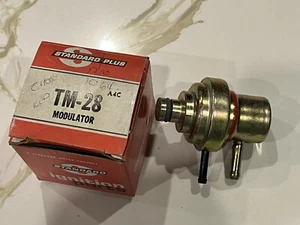 NORS Standard TM-28 Automatic Transmission Vacuum Modulator - Picture 1 of 4