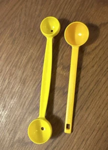 2 Tupperware Melon Baller & Honey Coffee 2 tsp - Scoop Vintage Set - Picture 1 of 2