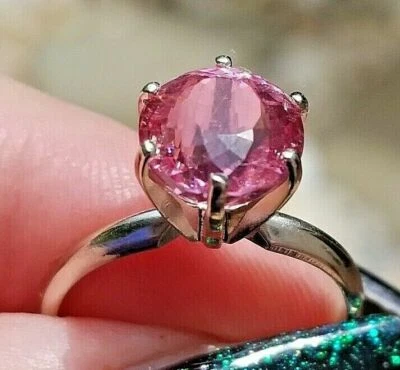 Anillo solitario de zafiro rosa creado en laboratorio con acabado de oro blanco de 14 k de plata 925 para mujer Foto 1 de 4