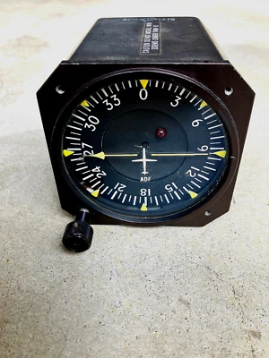 NARCO ADF PN 101 Clase A, por Narco Avionics, Ft Washington, PA (L62) Foto 1 de 4