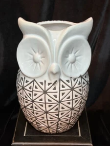 Pier One OWL POTTERY VASE Modern Geometric BIRD 8.5" Tall - Picture 1 of 6